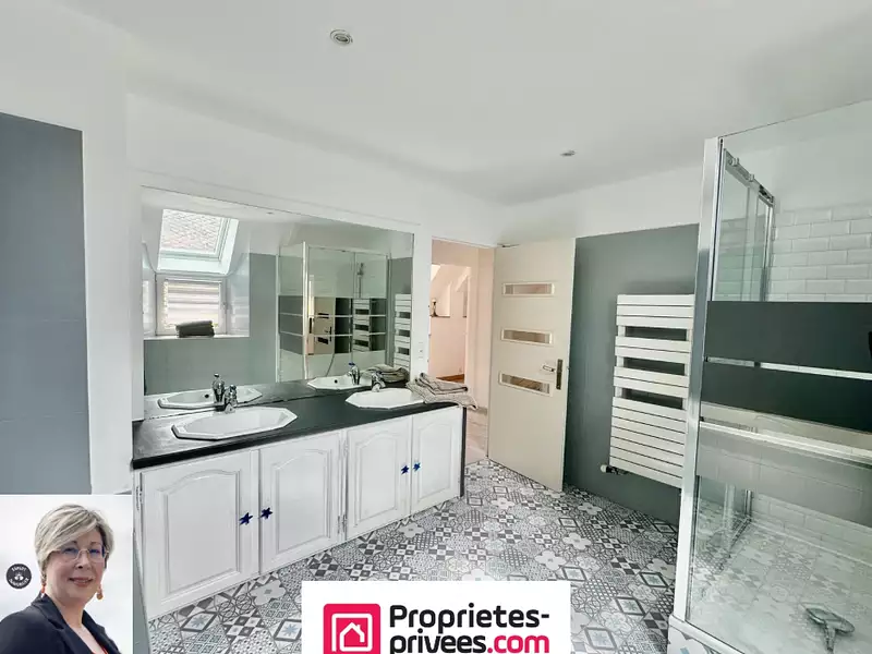 Maison, 232 m²