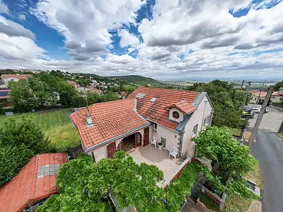 Maison, 166 m²
