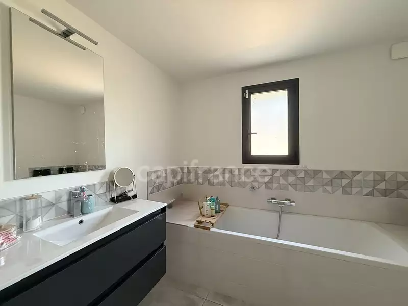 Maison, 207 m²