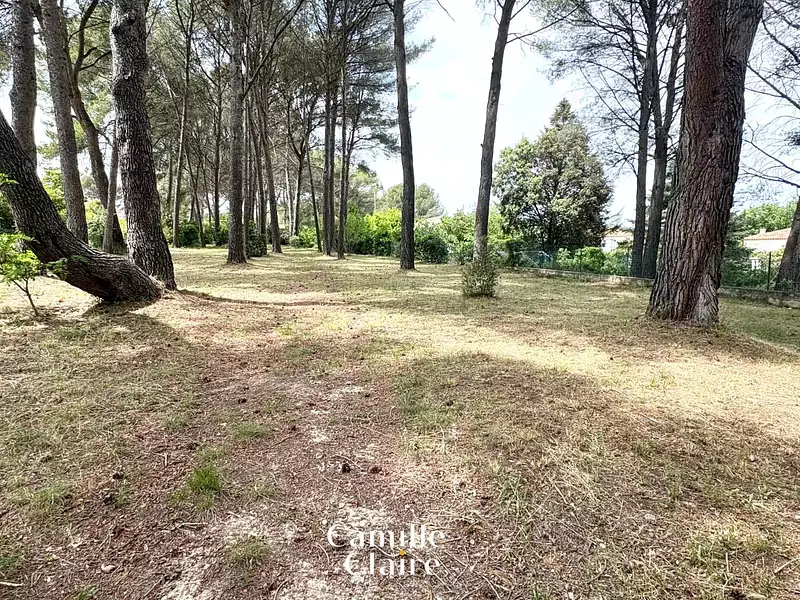 Terrain, 1 400 m²