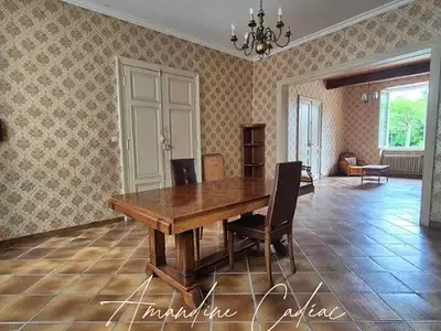 Maison, 245 m²