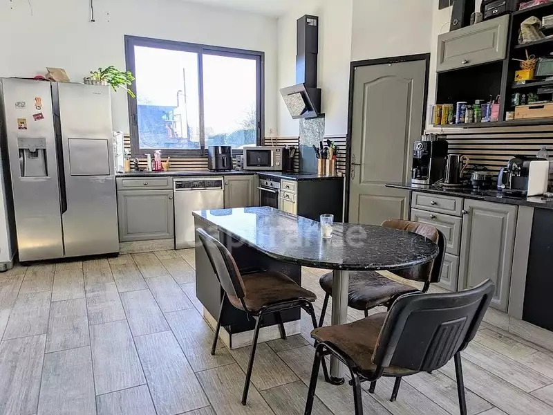 Maison, 195 m²