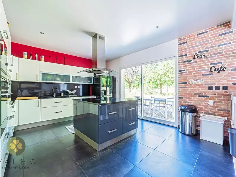 Maison, 169 m²