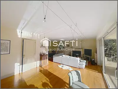 Maison, 230 m²