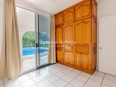 Maison, 180 m²