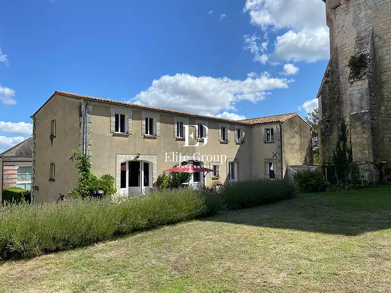 Maison, 325 m²
