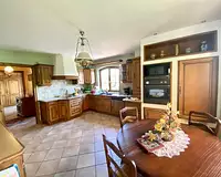 Maison, 243 m²