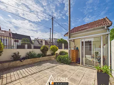 205 000 € 6 833 €/m² Maison • 30 m² • 2 pièces • 1 chambre • Ter. 98 m² Sartrouville (78500)