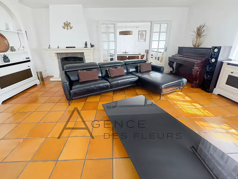 Maison, 220 m²