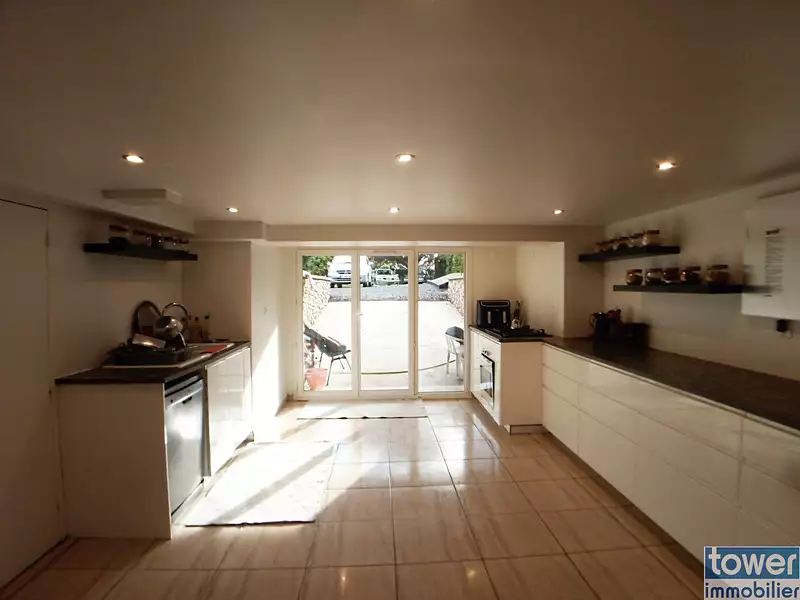 Maison, 220 m²