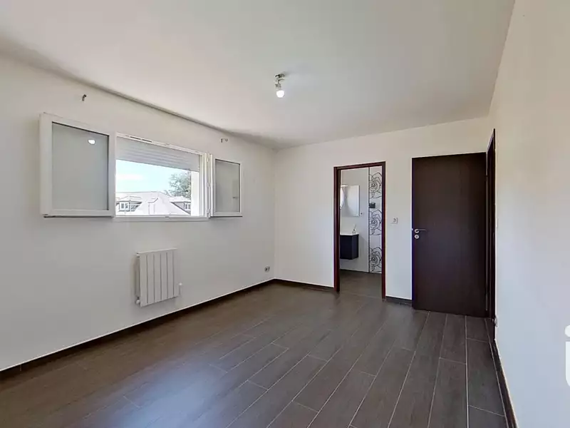 Maison, 180 m²