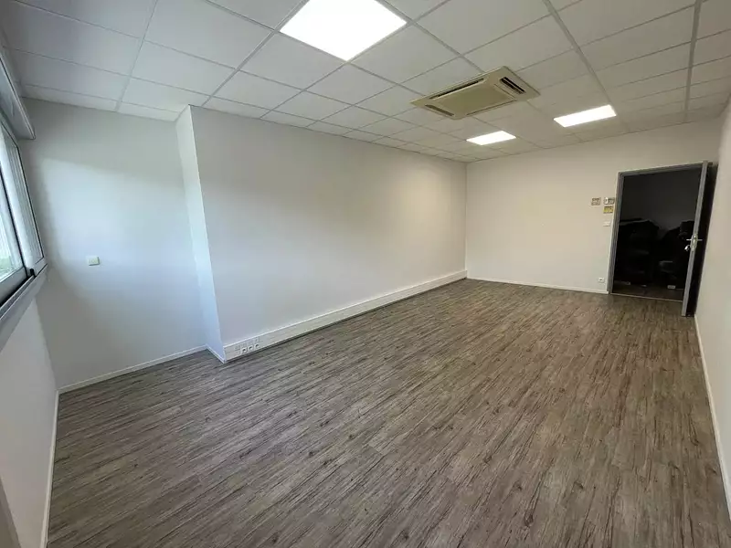Divers, 200 m²