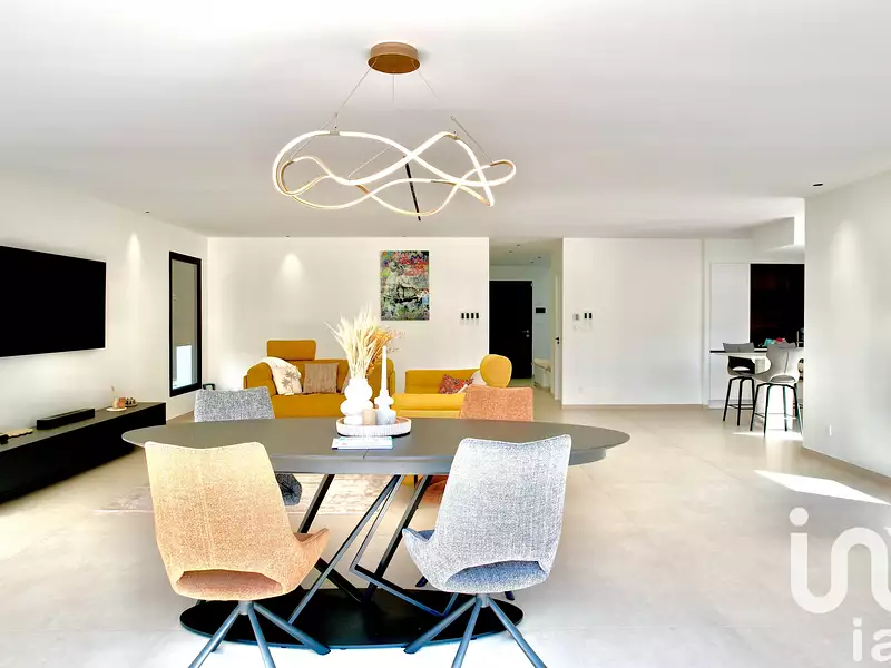 Maison, 176 m²