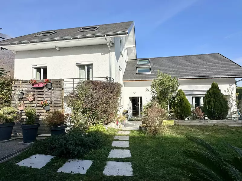 Maison, 248 m²