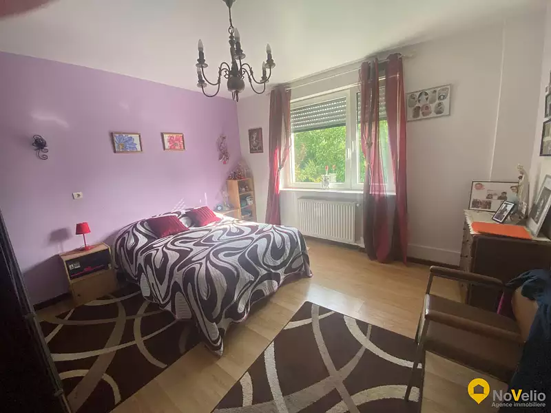 Maison, 196 m²