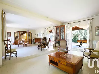 Maison, 220 m²