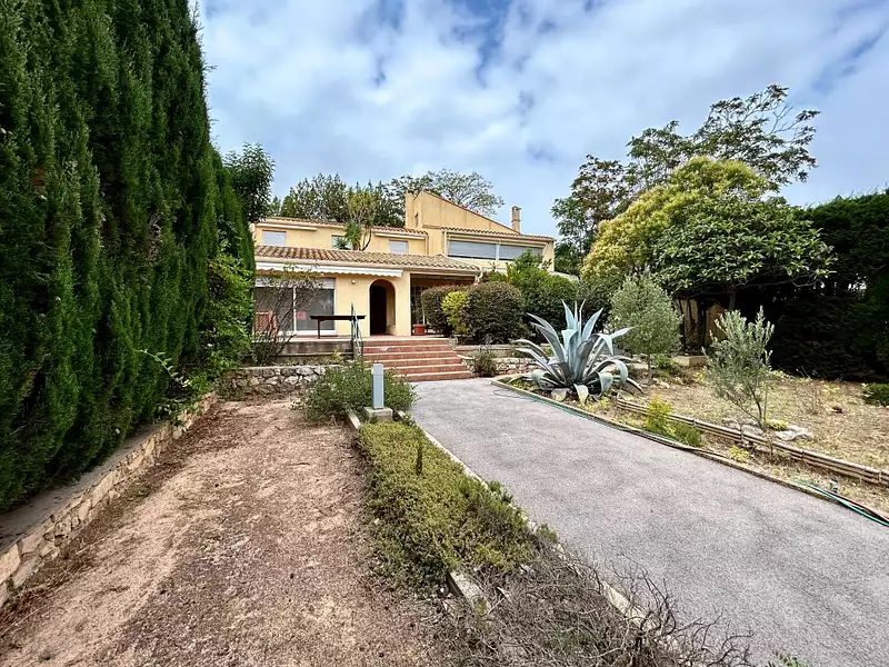 Maison, 300 m²
