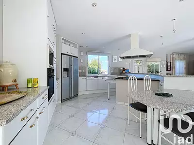 Maison, 210 m²