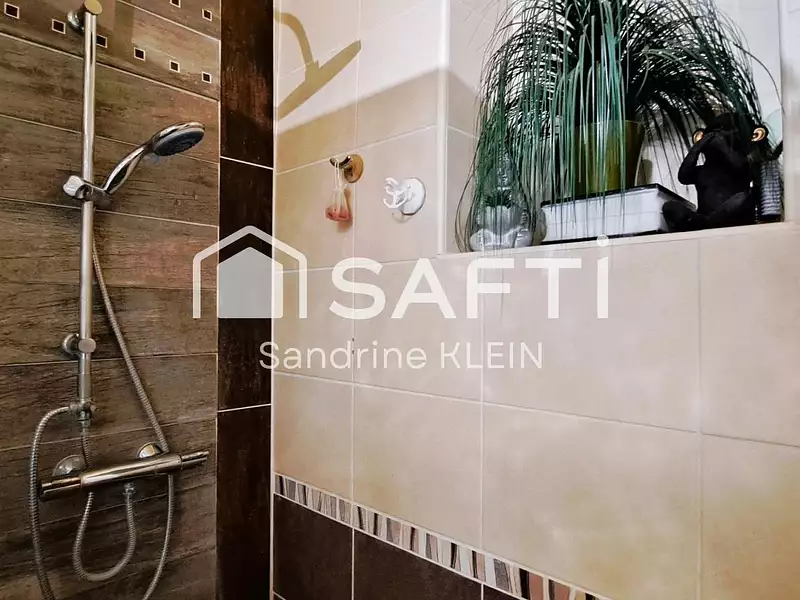 Immeuble, 182 m²