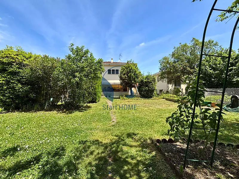 Maison, 250 m²