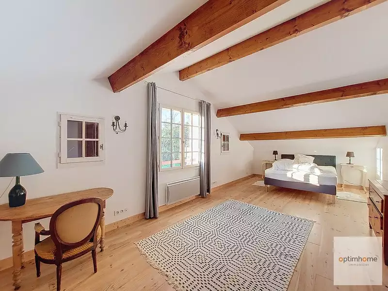 Maison, 235 m²
