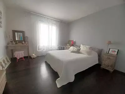 Maison, 225 m²