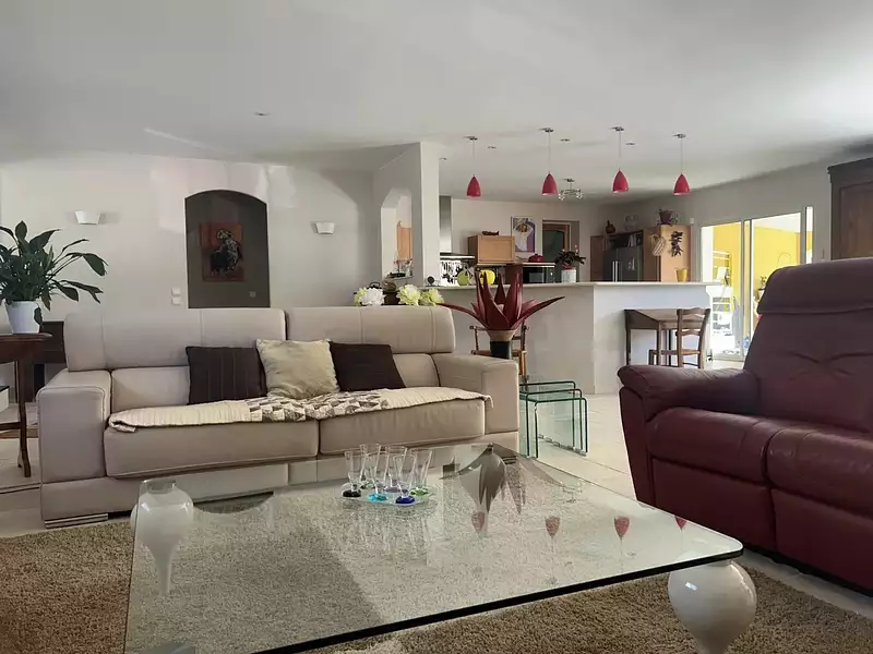 Maison, 248 m²