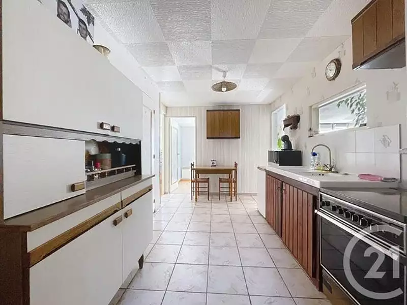 Maison, 218 m²
