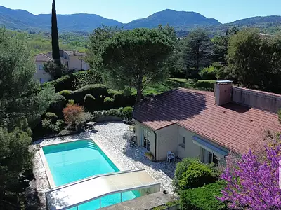 Maison, 176 m²