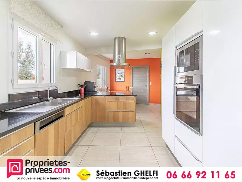 Maison, 220 m²