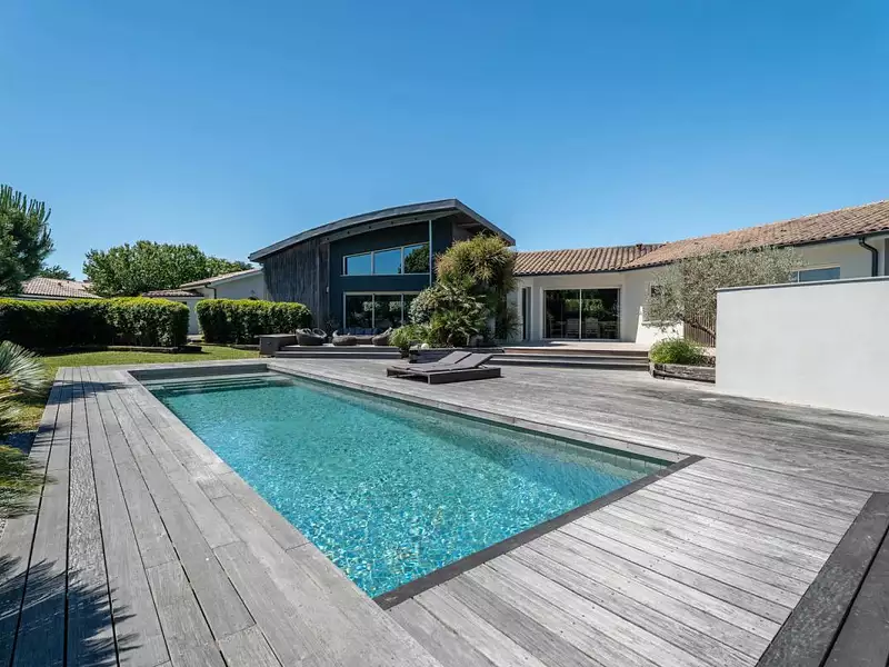 Maison, 254 m²