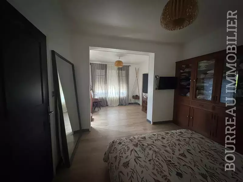 Maison, 251 m²