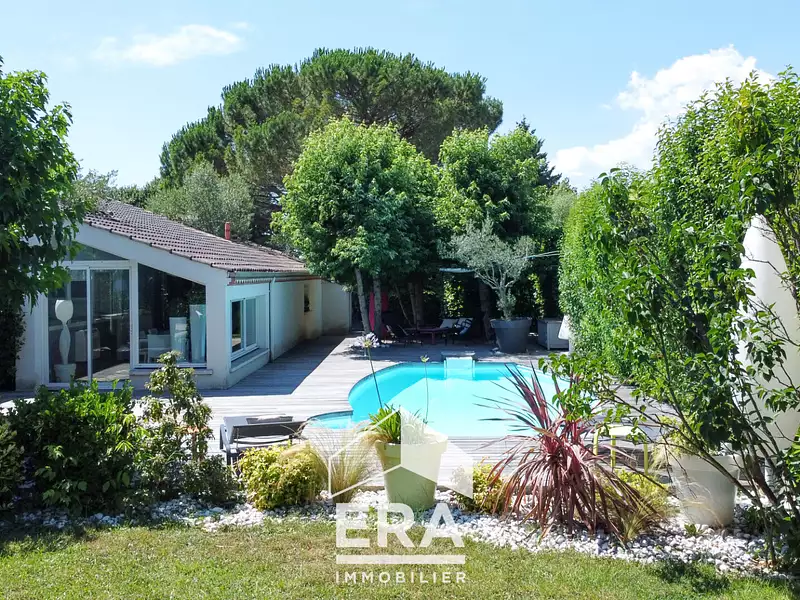 Maison, 260 m²