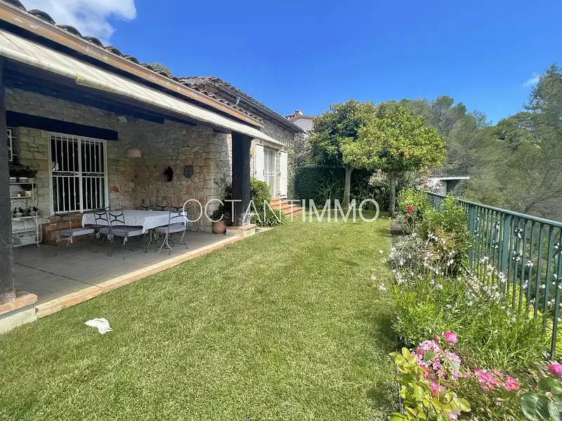 Maison, 260 m²