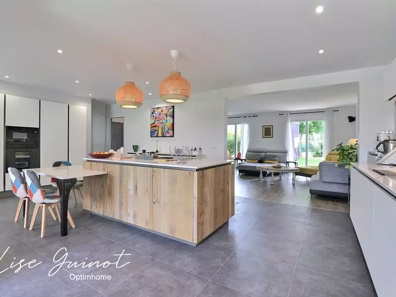 Maison, 258 m²