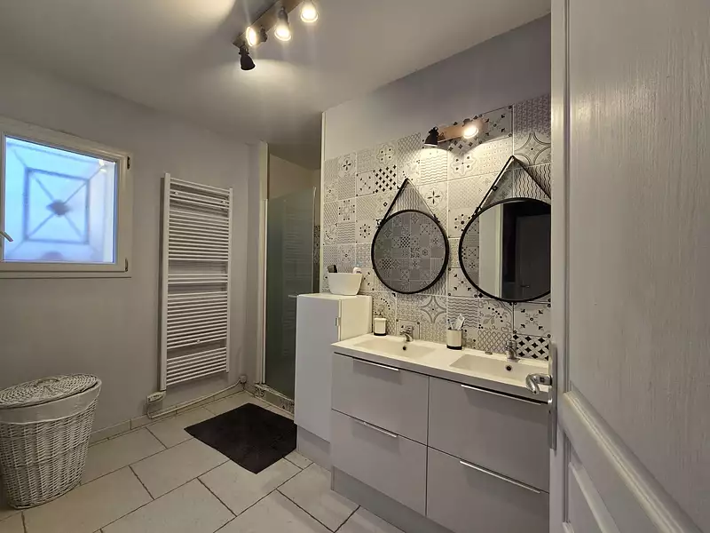 Maison, 245 m²