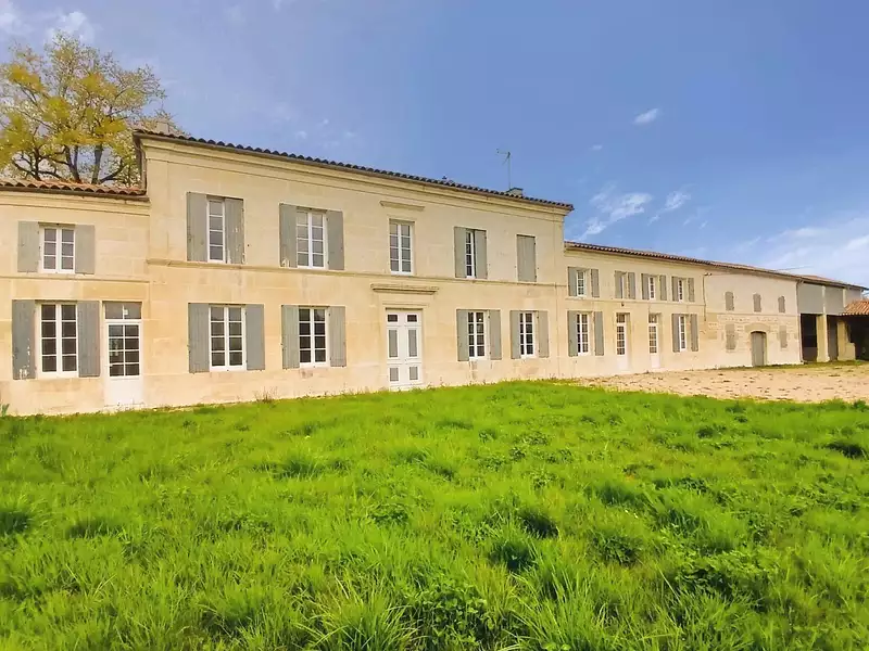Maison, 275 m²