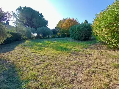 Terrain, 815 m²