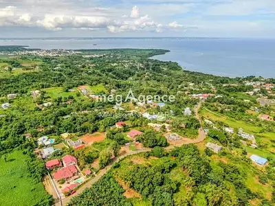 Terrain, 700 m²