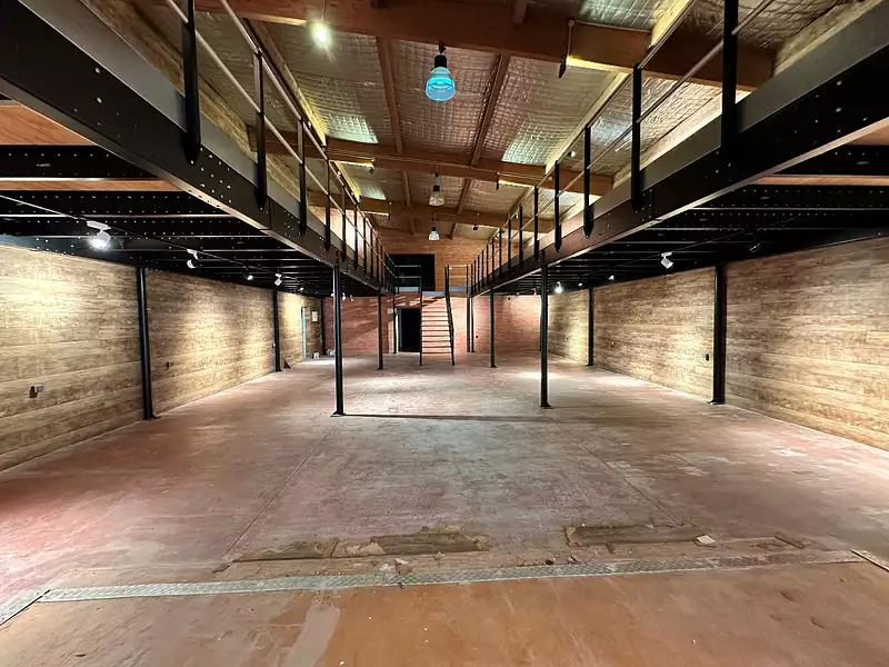 Divers, 1 400 m²