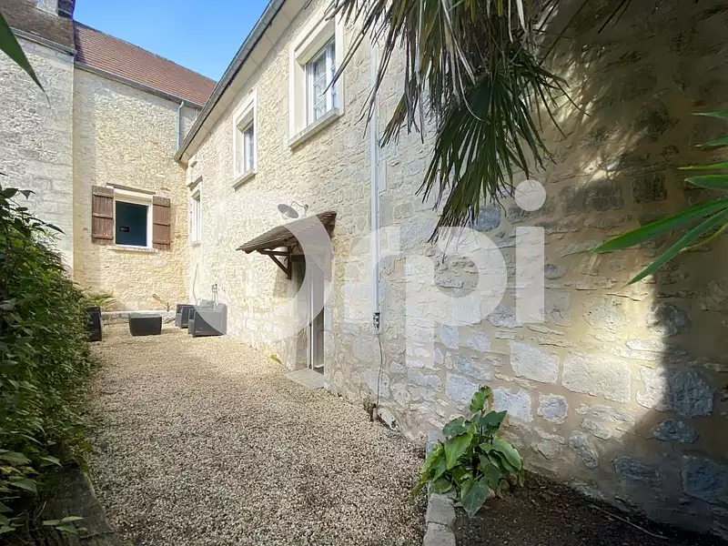 Maison, 240 m²