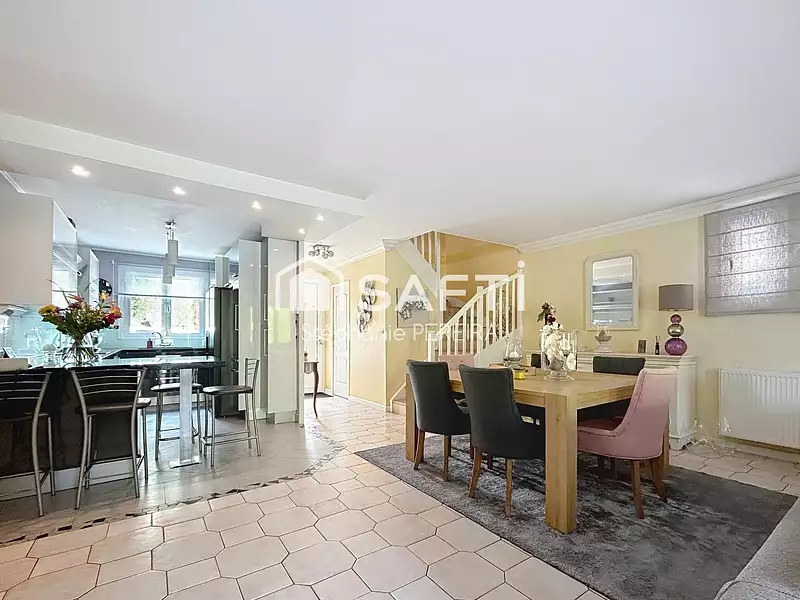 Maison, 174 m²