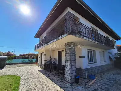 Maison, 244 m²