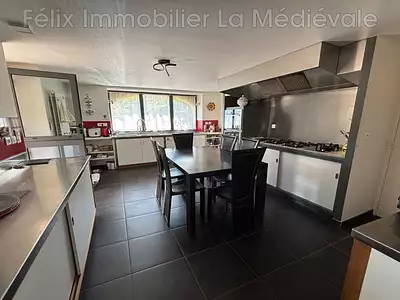 Maison, 380 m²