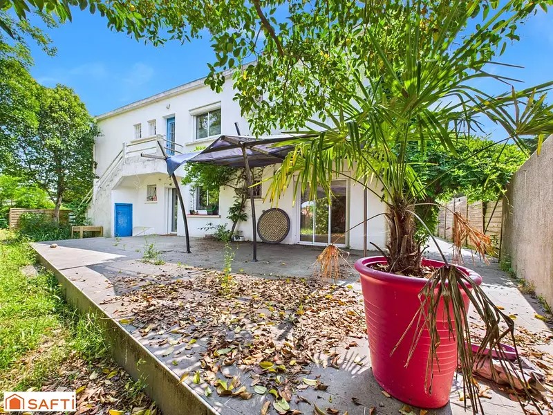 Maison, 220 m²