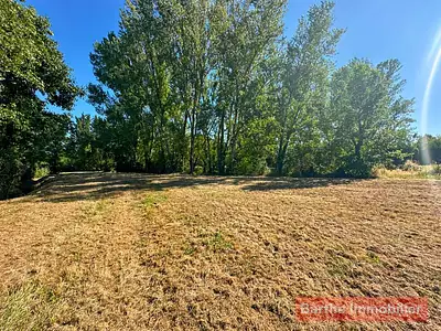 Terrain, 2 326 m²