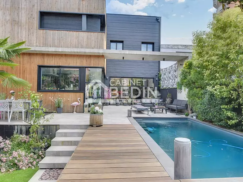 Maison, 400,3 m²