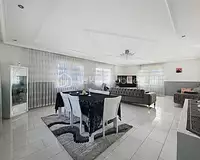 Maison, 280 m²