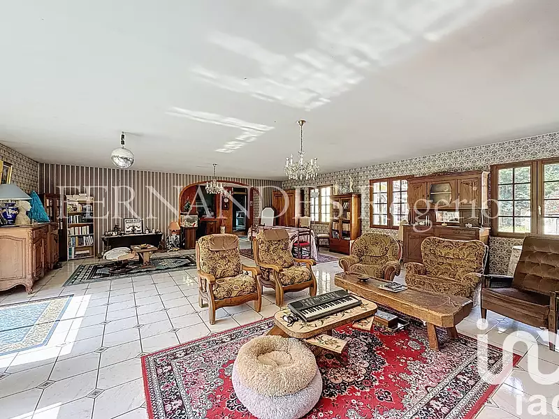 Maison, 196 m²