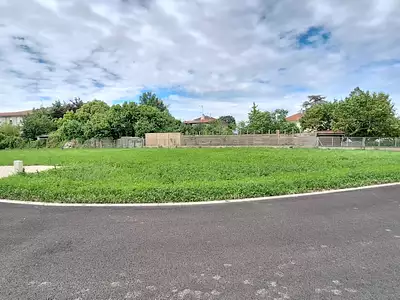 Terrain, 685 m²